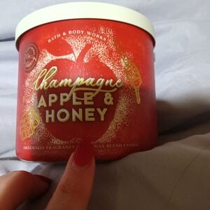 Champagne Apple and honey Bath and body works 3 wick candle